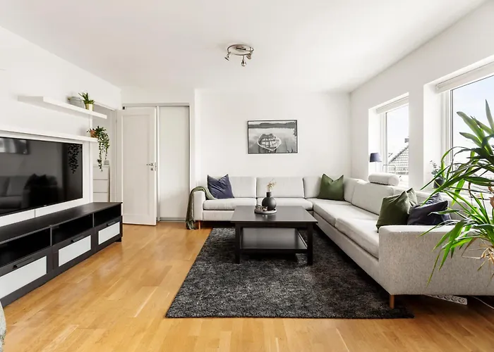 Modern And Spacious Apt In Historic Area Of Bergen